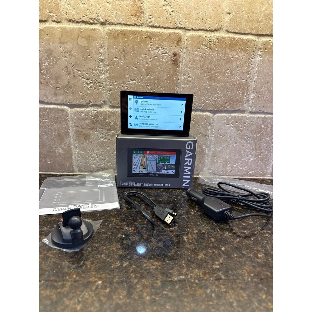 Garmin Drive Assist 51 North America LMT - S GPS Like New